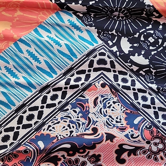 Dana Buchman blouse size medium - Picture 3 of 4